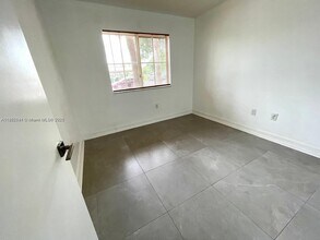 2721 SE 12th Pl in Homestead, FL - Building Photo - Building Photo
