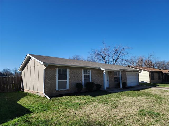 613 Windsor Dr in Everman, TX - Building Photo