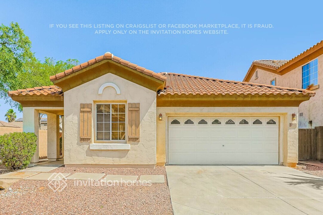 2032 E Carla Vista Dr in Chandler, AZ - Building Photo