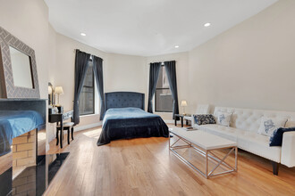 140 E 37th St in New York, NY - Building Photo - Interior Photo