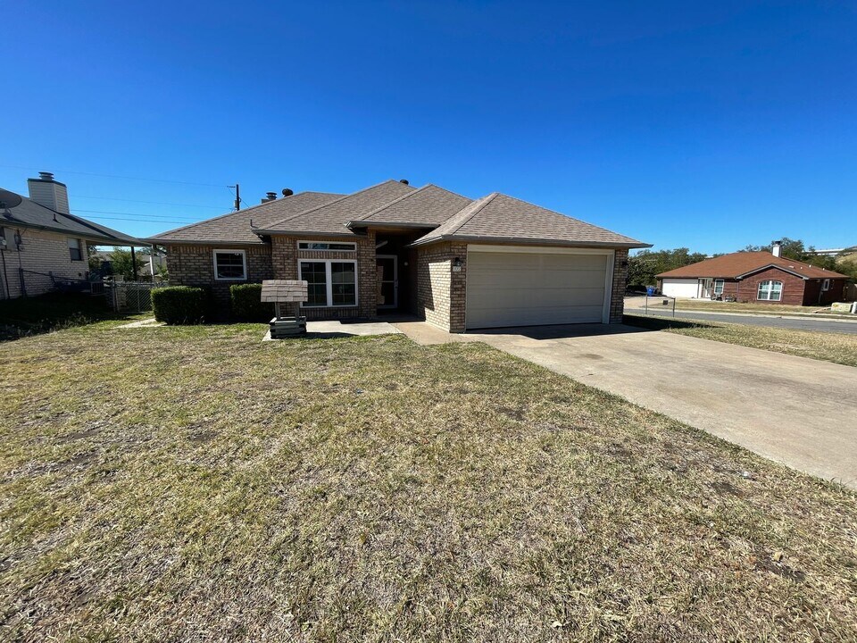 102 Patterson St in Copperas Cove, TX - Building Photo