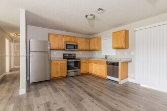 2424 Angler Dr in Delray Beach, FL - Building Photo - Building Photo