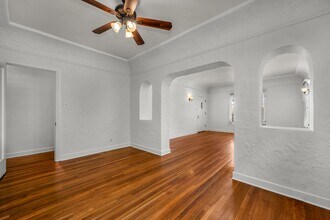 1115 Queen Anne Pl in Los Angeles, CA - Building Photo - Building Photo