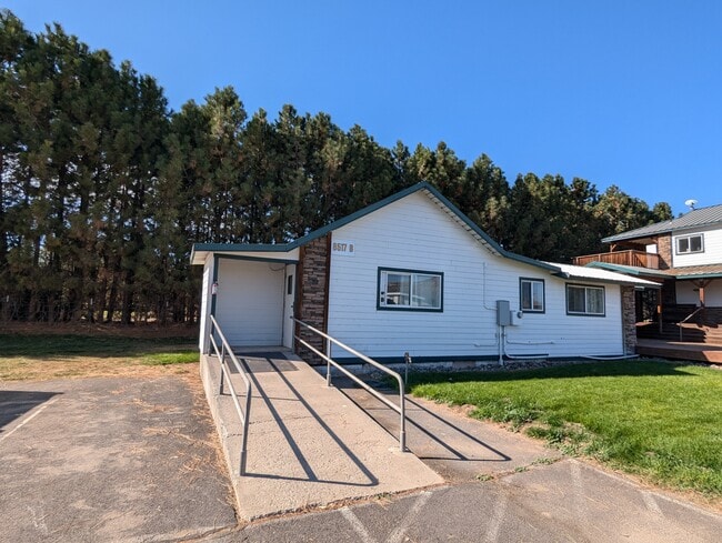 8483 N W Lone Pine Rd in Terrebonne, OR - Building Photo - Building Photo