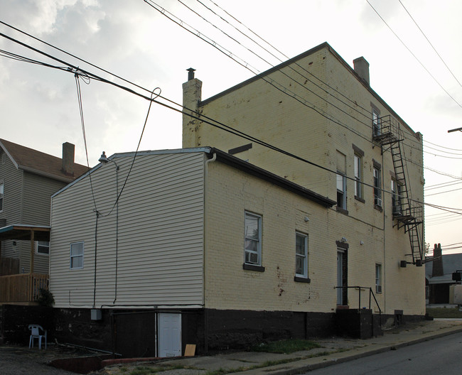 740 Oak St in Ludlow, KY - Foto de edificio - Building Photo