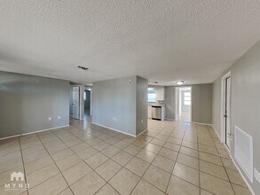 9136 Suffolk Ln in Port Richey, FL - Building Photo - Building Photo