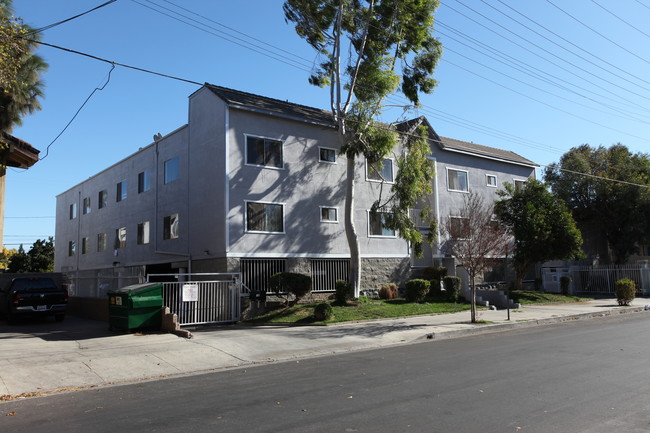 7344 Eton Ave in Canoga Park, CA - Building Photo - Building Photo