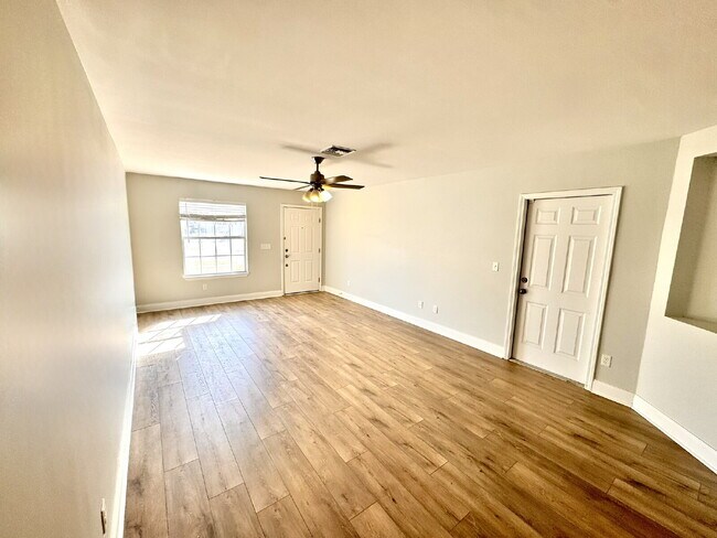 3124 Meadow St in Lynn Haven, FL - Building Photo - Building Photo