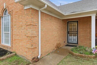 6856 Wrigley Dr in Cordova, TN - Building Photo - Building Photo