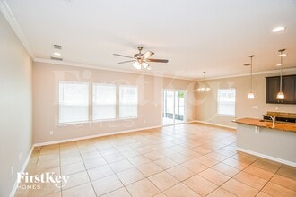 4025 Emilio Ln in Jacksonville, FL - Foto de edificio - Building Photo