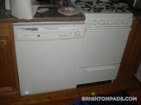 1615 Commonwealth Ave in Boston, MA - Building Photo