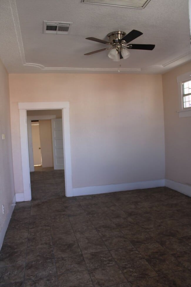3114 E Missouri Ave in El Paso, TX - Building Photo - Building Photo