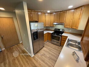 8006 Upper Ridge Rd in Everett, WA - Foto de edificio - Building Photo