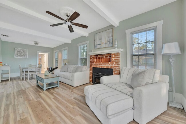 207 6th St N in Safety Harbor, FL - Building Photo - Building Photo