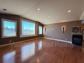 1495 Kloppenburg Rd in Kelowna, BC - Building Photo - Building Photo
