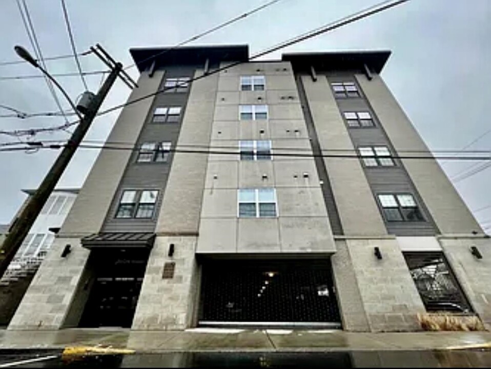 625 57th St in West New York, NJ - Building Photo