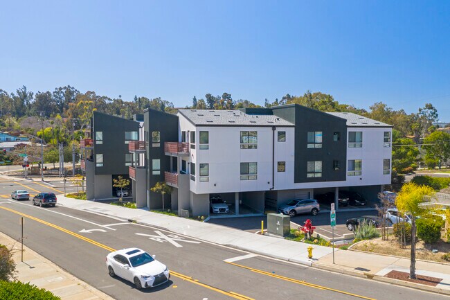 5900 Severin Dr in La Mesa, CA - Building Photo - Building Photo