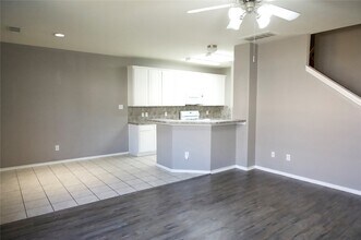 12427 Oriole Lake Way in Houston, TX - Building Photo - Building Photo