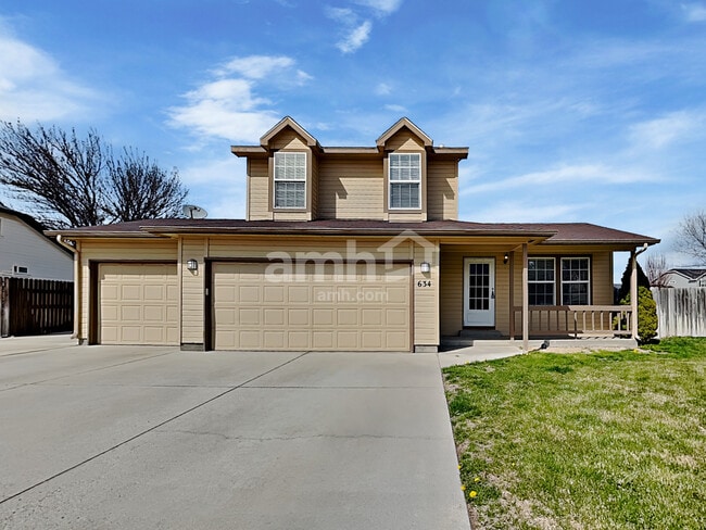 property at 634 Driftwood Ln