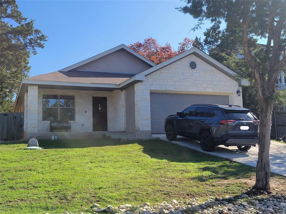 558 Forest Crest in Canyon Lake, TX - Building Photo