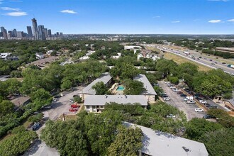 1304 Mariposa Dr in Austin, TX - Foto de edificio - Building Photo