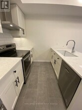 26 Lomond Ln in Kitchener, ON - Building Photo - Building Photo