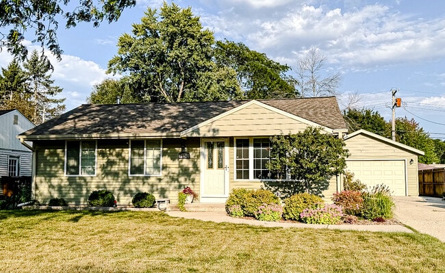 property at 7130 N Navajo Ave