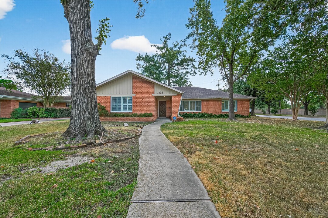 7223 Alderney Dr in Houston, TX - Building Photo