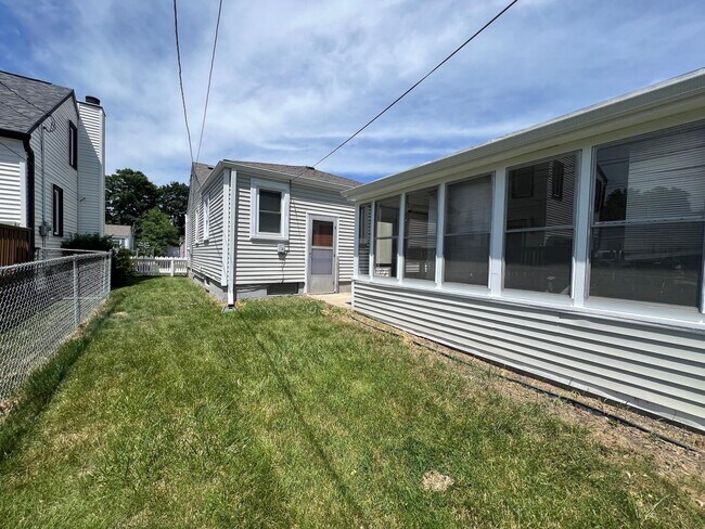 725 Kingsley Dr in Machesney Park, IL - Building Photo - Building Photo