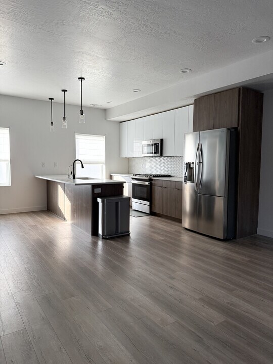 620 N Orchard Dr in North Salt Lake, UT - Building Photo