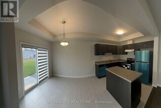 132 Alicia Cres in Thorold, ON - Building Photo - Building Photo