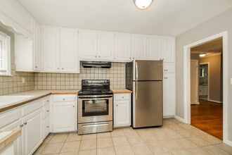 1032 Melody Dr in Birmingham, AL - Building Photo - Building Photo