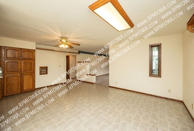 605 4th Ave in Slater, IA - Building Photo - Building Photo