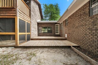 255 Brackin St, Unit A in Crestview, FL - Foto de edificio - Building Photo