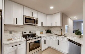 13801 Pinkard Way in El Cajon, CA - Building Photo - Building Photo