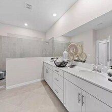 17725 Boracay Ct in Venice, FL - Foto de edificio - Building Photo