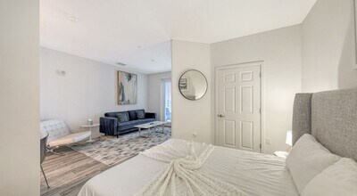 Bold Lofts Apartments & Private Office in Sarasota, FL - Building Photo - Building Photo