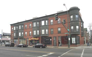 1700-1708 W Chicago Ave in Chicago, IL - Foto de edificio - Building Photo