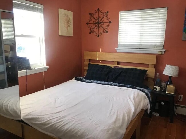 property at 2747 DuPont Ave S