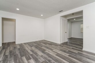 8277 Poinsettia Dr in Buena Park, CA - Building Photo - Building Photo