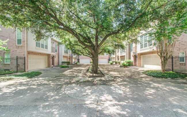 4107 Blossom St in Houston, TX - Building Photo - Building Photo