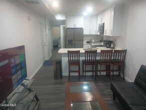 199 Lark St in Albany, NY - Foto de edificio - Building Photo