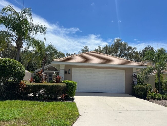 property at 566 Clubside Cir