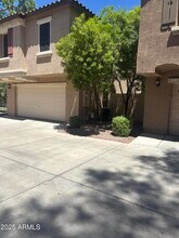 2126 E Fraktur Rd in Phoenix, AZ - Building Photo - Building Photo