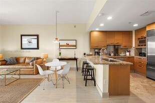 3540 Main Hwy in Miami, FL - Building Photo