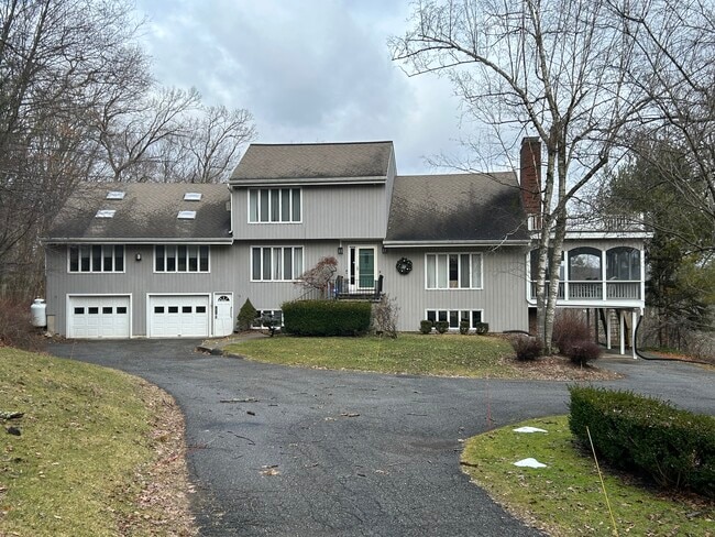 24 Walters Way in New Milford, CT - Building Photo - Building Photo