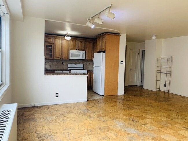 225 St Pauls Ave, Unit 7K in Jersey City, NJ - Building Photo - Building Photo