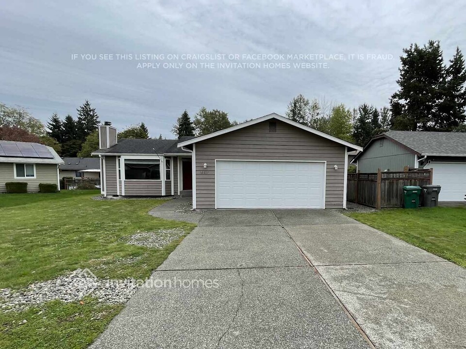 32616 16th Ct SW in Federal Way, WA - Building Photo