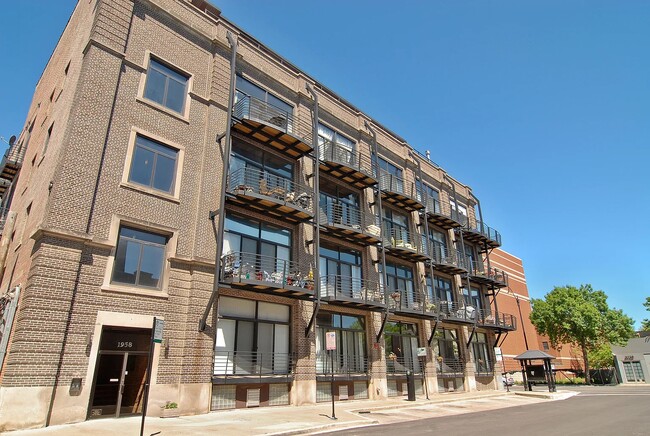 property at 2735 W Armitage Ave