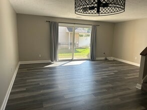 2830 Sand Run Pkwy in Fairlawn, OH - Building Photo - Building Photo